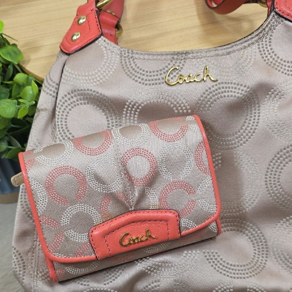 Coach Ashley Op Art Hobo + Matching Wallet - Picture 16 of 16